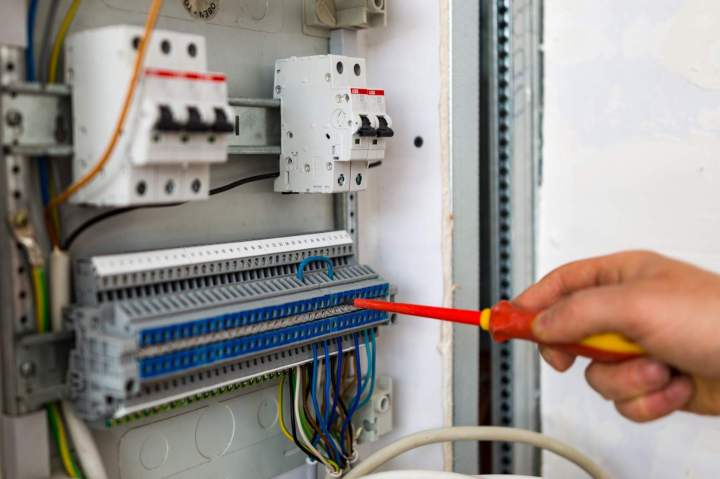 Vérification conformité électrique Entre-Deux